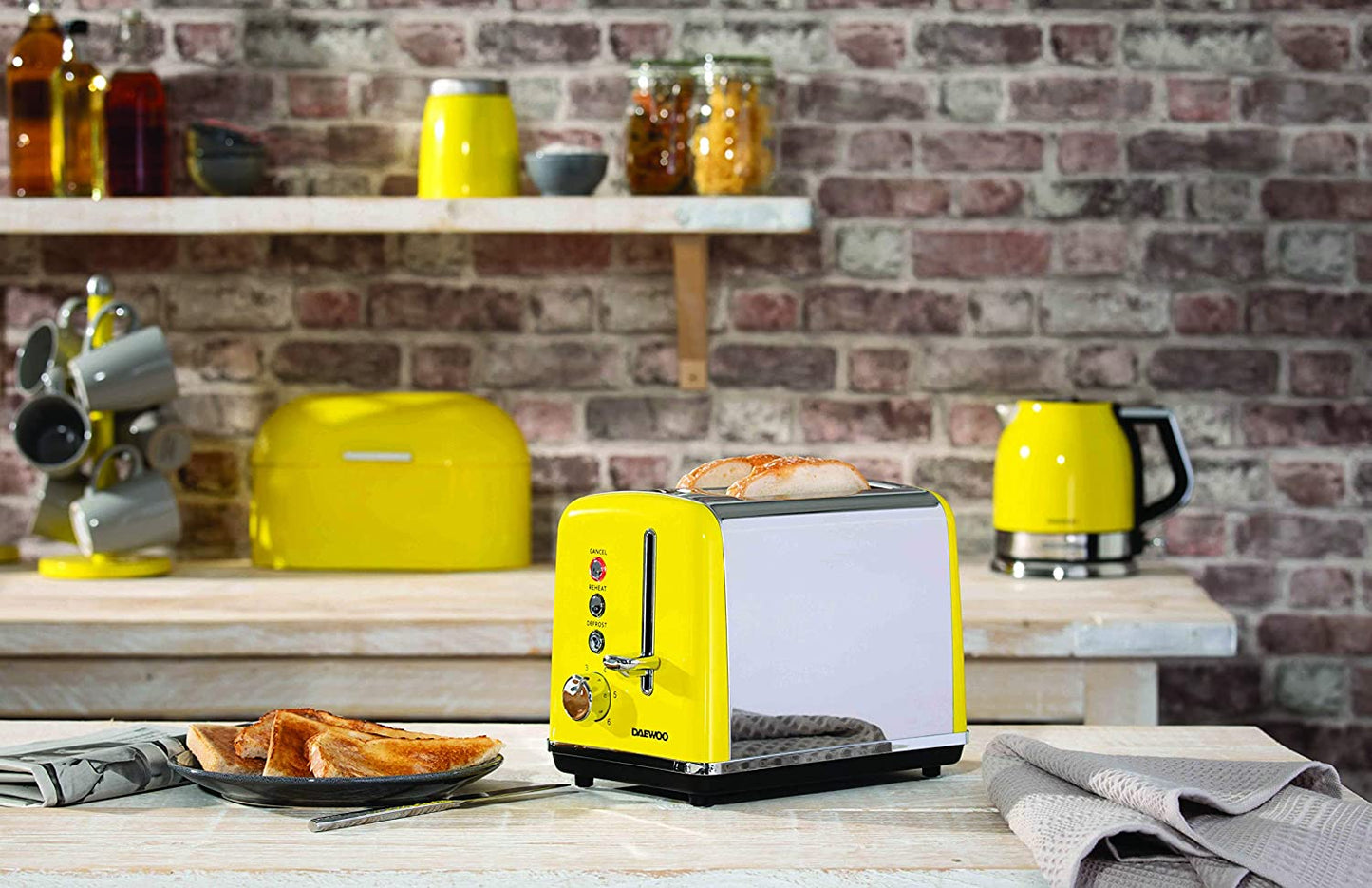 Daewoo Electric Yellow and Grey Stainless Steel 2 Slice Toaster Soho (SDA1996)